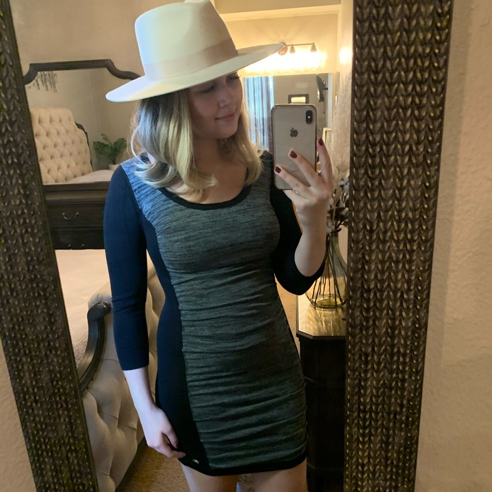 Guess stretch Dress / Perfect for Fall season!